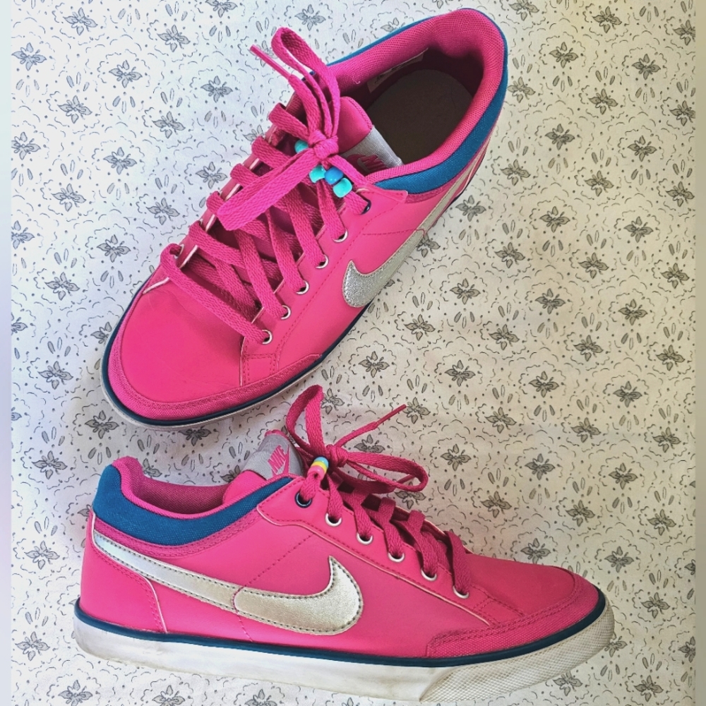 Nike Capri 3 Hot Pink Shoes